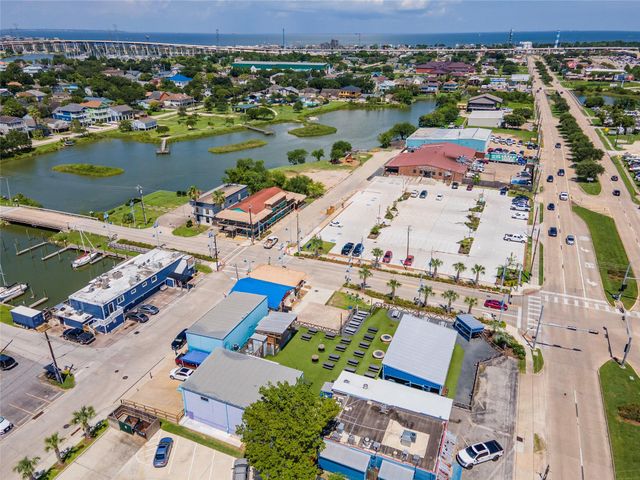 631 E Shore Drive, Clear Lake Shores, TX 77565