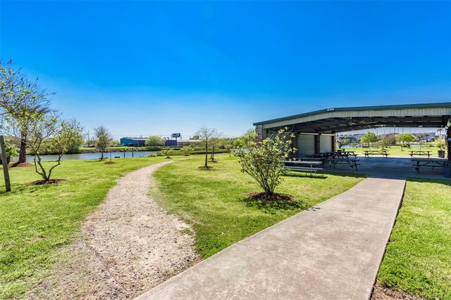 631 E Shore Drive, Clear Lake Shores, TX 77565