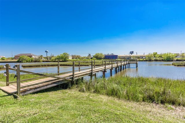 631 E Shore Drive, Clear Lake Shores, TX 77565
