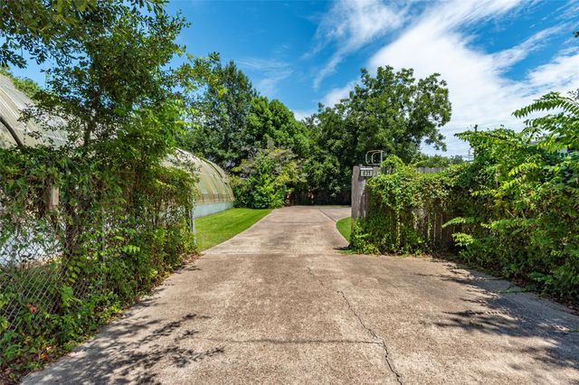 631 E Shore Drive, Clear Lake Shores, TX 77565