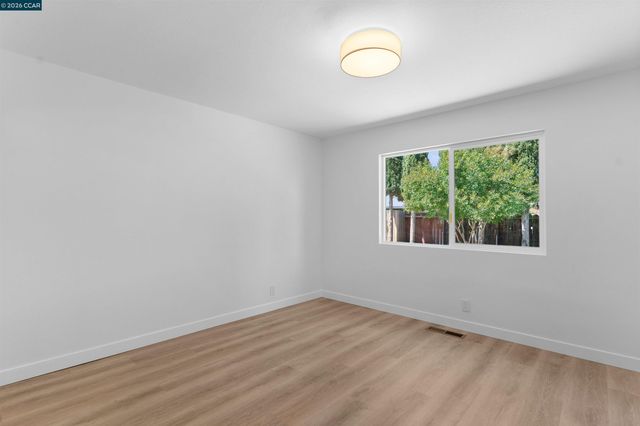 1229 Jensen Dr, Pittsburg, CA 94565