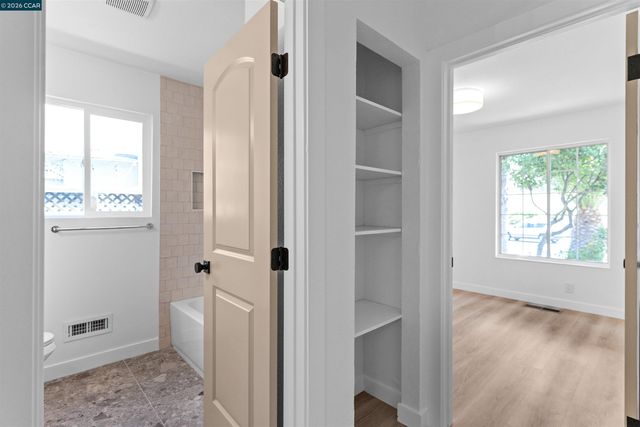 1229 Jensen Dr, Pittsburg, CA 94565