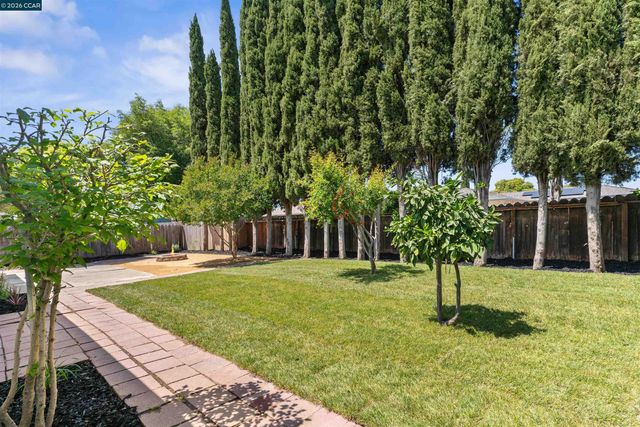 1229 Jensen Dr, Pittsburg, CA 94565