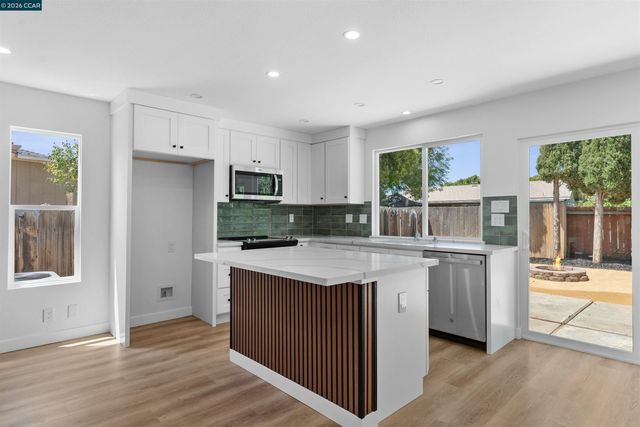 1229 Jensen Dr, Pittsburg, CA 94565