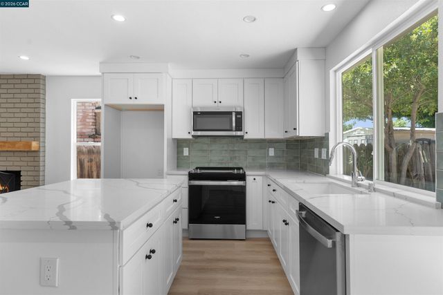 1229 Jensen Dr, Pittsburg, CA 94565
