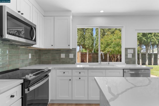 1229 Jensen Dr, Pittsburg, CA 94565