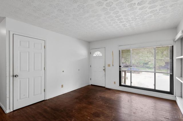8868 Ebro Court, Cincinnati, OH 45231