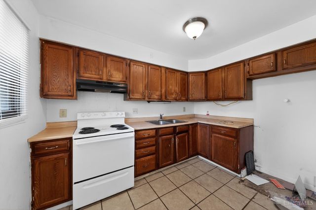 8868 Ebro Court, Cincinnati, OH 45231