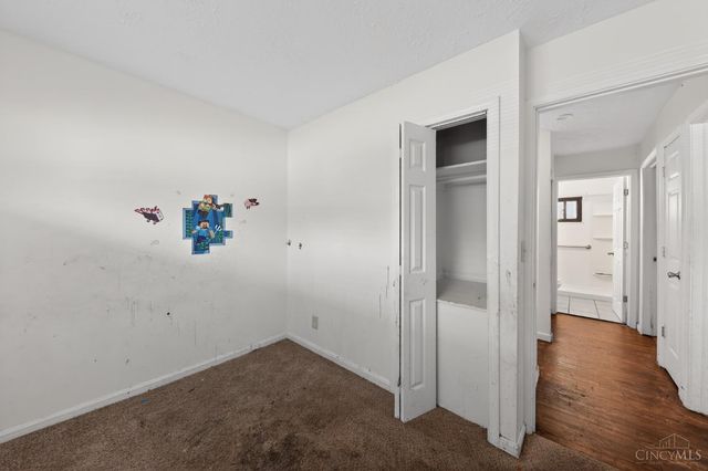 8868 Ebro Court, Cincinnati, OH 45231
