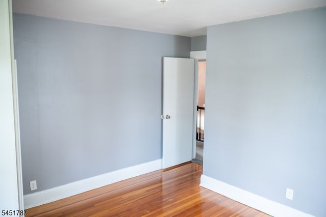 40 E Lincoln Ave, Roselle Park Boro, NJ 07204