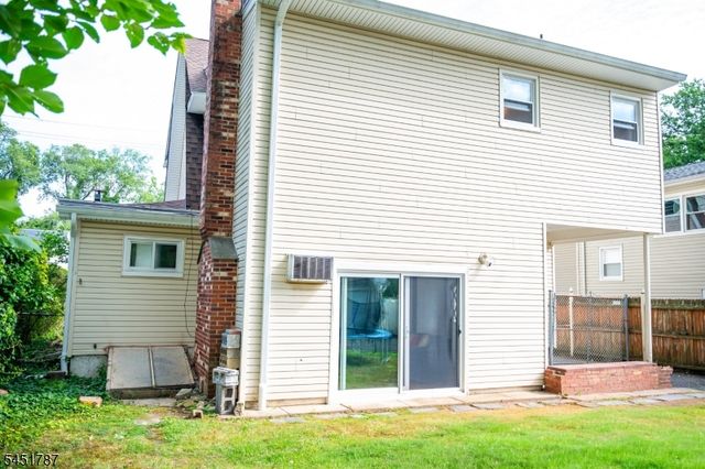 40 E Lincoln Ave, Roselle Park Boro, NJ 07204