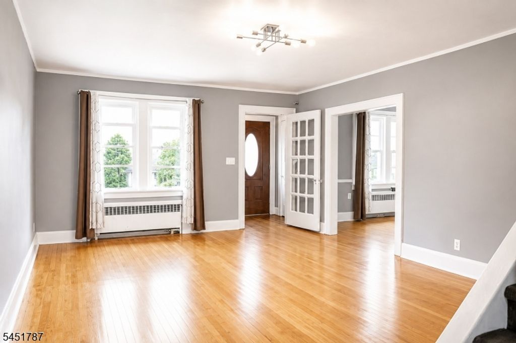 40 E Lincoln Ave, Roselle Park Boro, NJ 07204 — photo 2