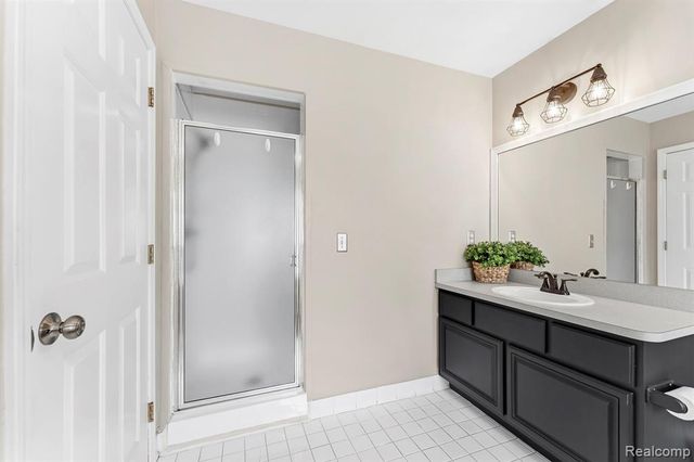 24346 Brentwood Drive, Brownstown, MI 48183