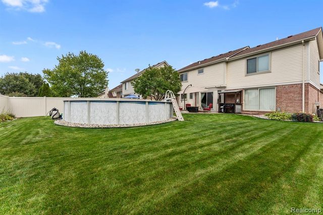24346 Brentwood Drive, Brownstown, MI 48183
