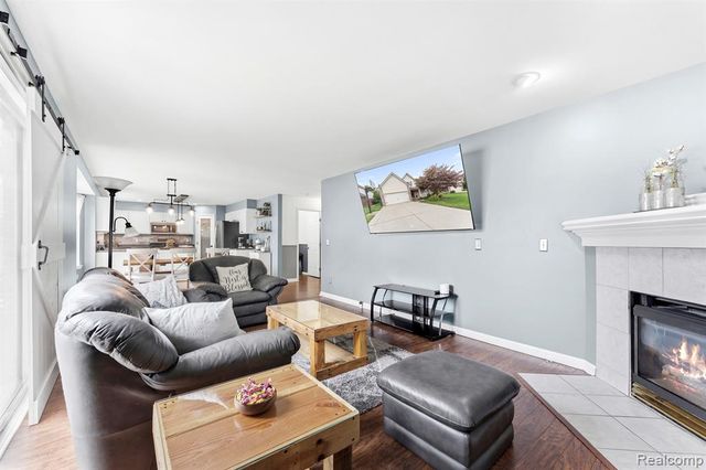 24346 Brentwood Drive, Brownstown, MI 48183