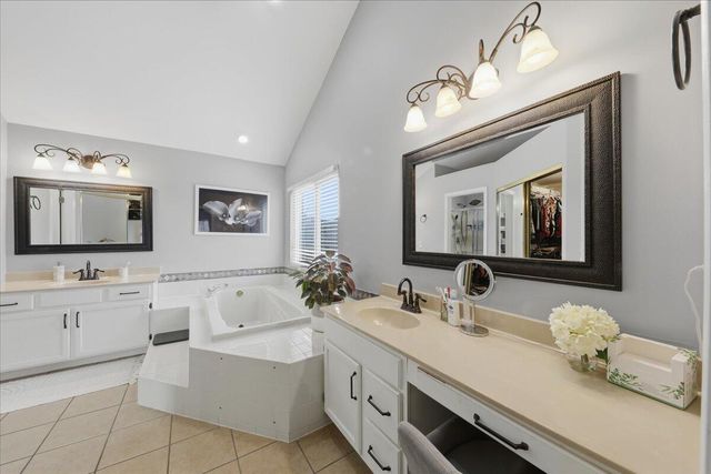 1096 Whirlaway Drive, Union, KY 41091