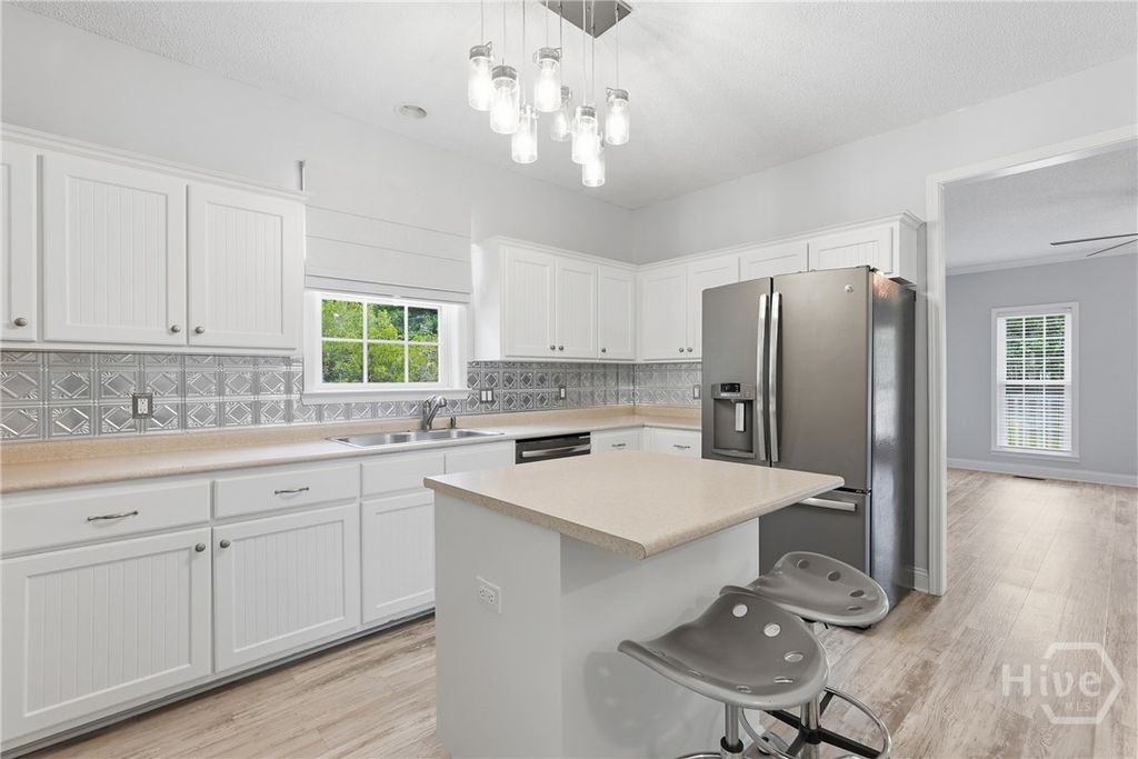 Image 13 of property listing at 330 Landing Way, Richmond Hill, GA 31324