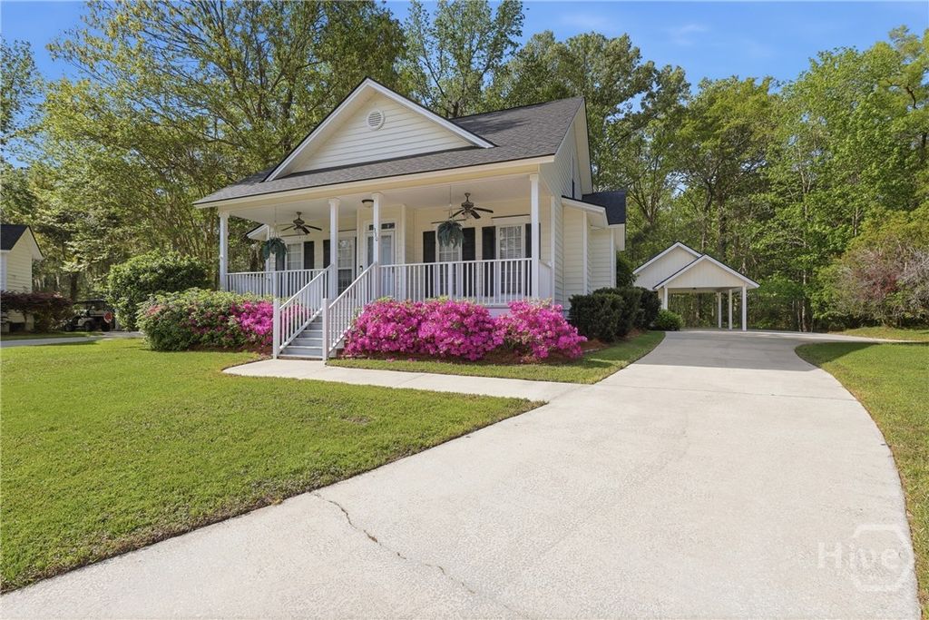 Image 2 of property listing at 330 Landing Way, Richmond Hill, GA 31324