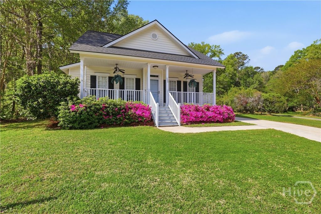 Image 3 of property listing at 330 Landing Way, Richmond Hill, GA 31324