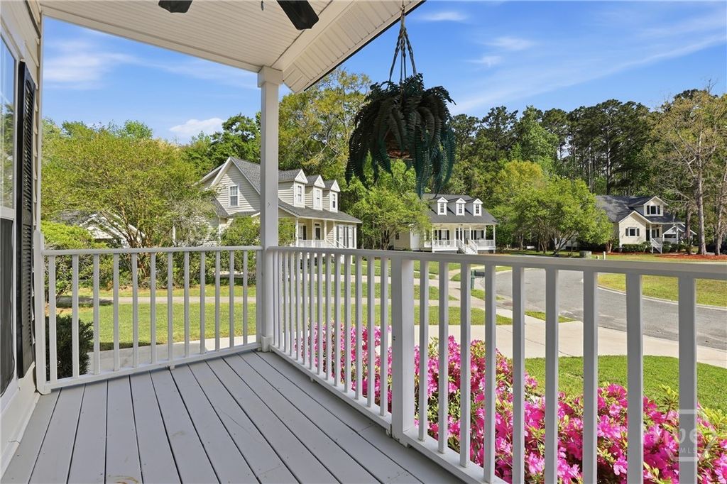 Image 4 of property listing at 330 Landing Way, Richmond Hill, GA 31324