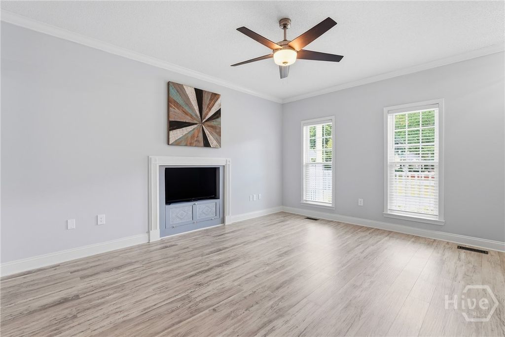 Image 8 of property listing at 330 Landing Way, Richmond Hill, GA 31324