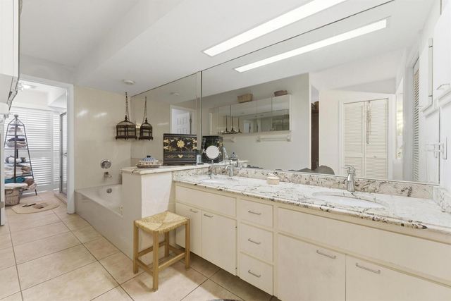 5370 SE Merion Way, Stuart, FL 34997