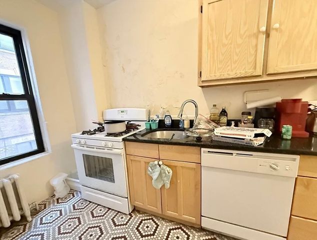 452 Park Drive 2, Boston, MA 02215