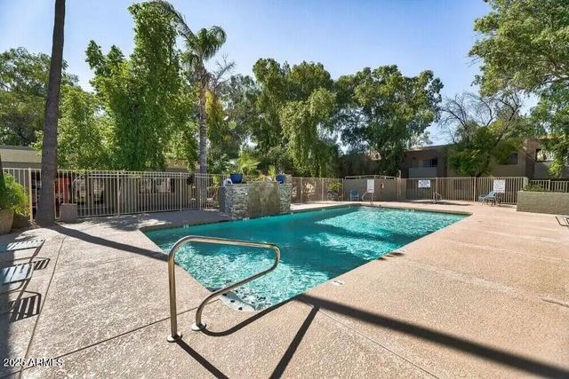 4101 W UNION HILLS Drive 2, Glendale, AZ 85308