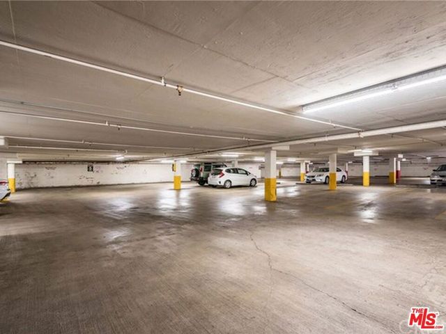 533 S St Andrews Place 321, Los Angeles, CA 90020