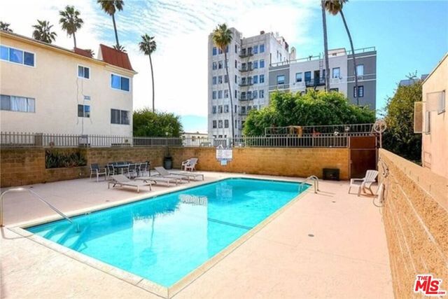 533 S St Andrews Place 321, Los Angeles, CA 90020