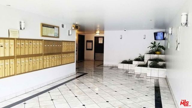 533 S St Andrews Place 321, Los Angeles, CA 90020