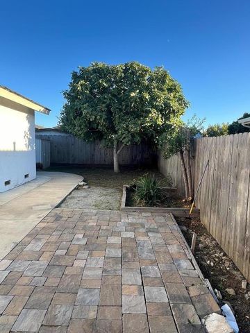 451 La Jolla Way, Salinas, CA 93901
