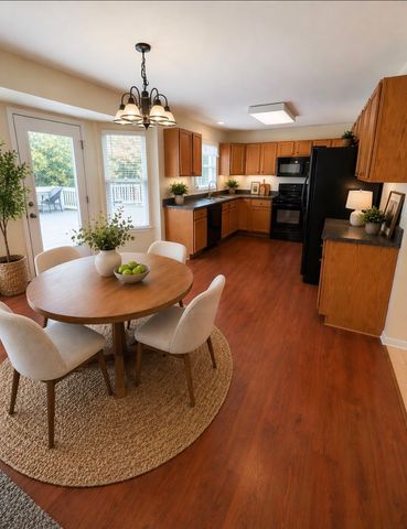 348 Greenview Drive, Crystal Lake, IL 60014