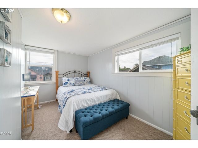 580 S COLUMBIA St, Seaside, OR 97138