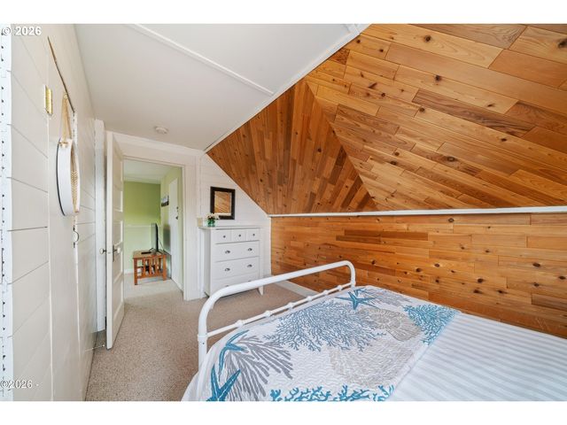 580 S COLUMBIA St, Seaside, OR 97138