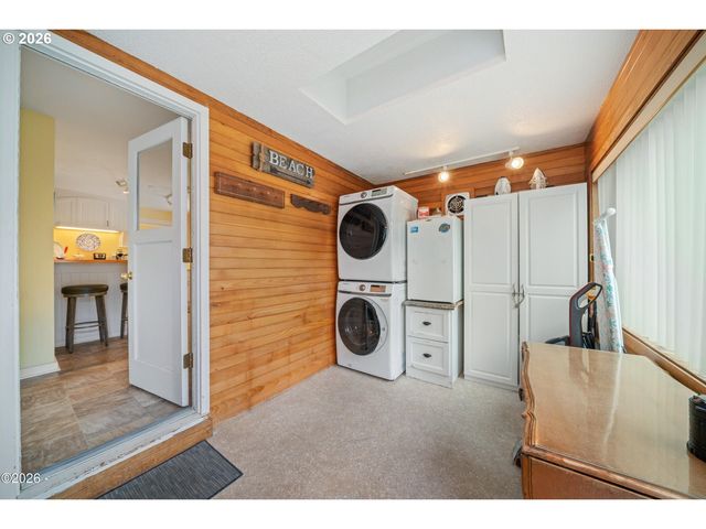 580 S COLUMBIA St, Seaside, OR 97138