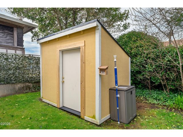 580 S COLUMBIA St, Seaside, OR 97138