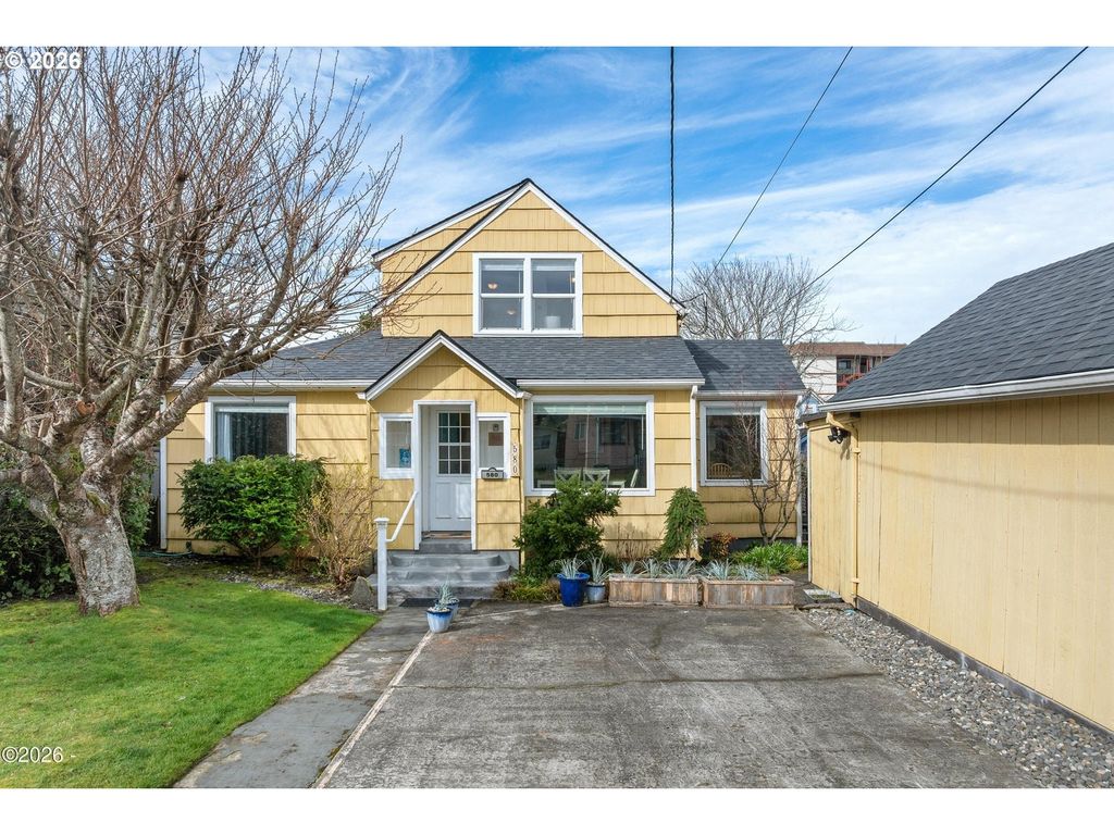 580 S COLUMBIA St, Seaside, OR 97138