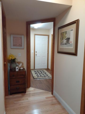 9579 Falcons Way, Eden Prairie, MN 55347