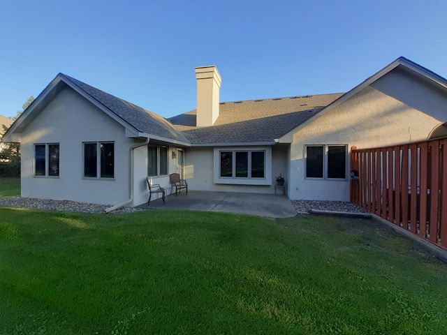 9579 Falcons Way, Eden Prairie, MN 55347