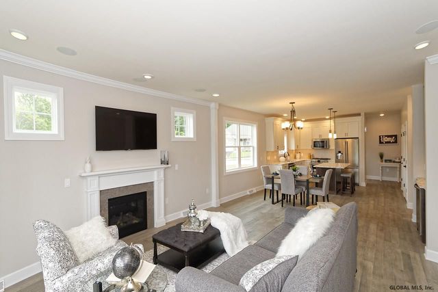 602 Kristina Loop, North Greenbush, NY 12180