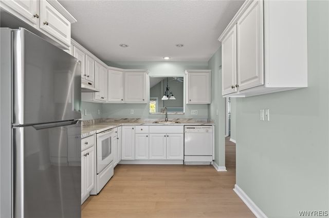 56 Mayfield Drive, West Seneca, NY 14224