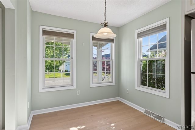 56 Mayfield Drive, West Seneca, NY 14224