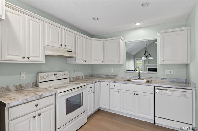 56 Mayfield Drive, West Seneca, NY 14224