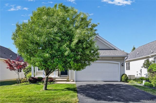 56 Mayfield Drive, West Seneca, NY 14224