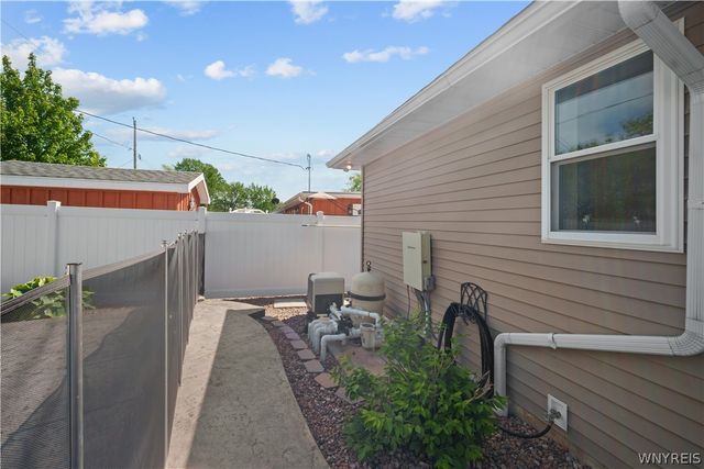 635 Lynbrook Avenue, Tonawanda, NY 14150