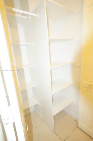 3650 Inverrary Dr 1M, Lauderhill, FL 33319