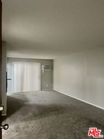 10540 Balboa Boulevard 123, Granada Hills (los Angeles), CA 91344