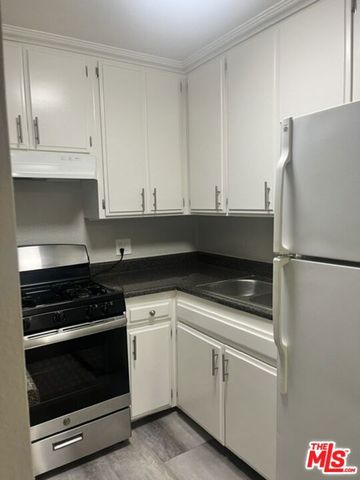 10540 Balboa Boulevard 123, Granada Hills (los Angeles), CA 91344