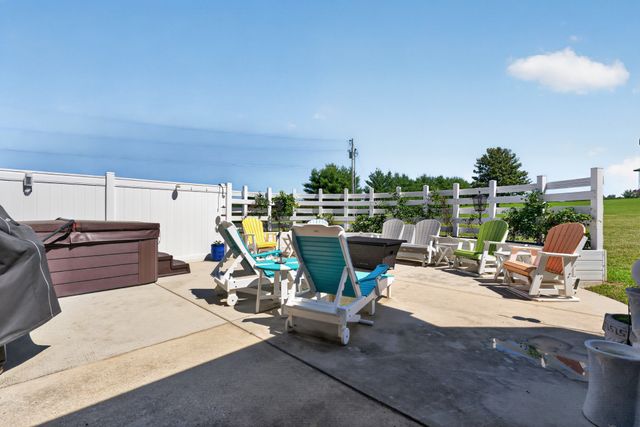 347 Keith Cove Rd, Cowan, TN 37318